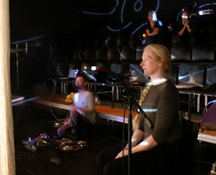 Fra residency til co-produktion med den internationale duo Mellem To