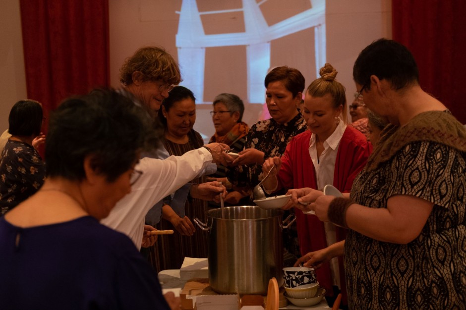 Stor kaffemik med mange fremmødte markerede starten på INUNA PODCAST